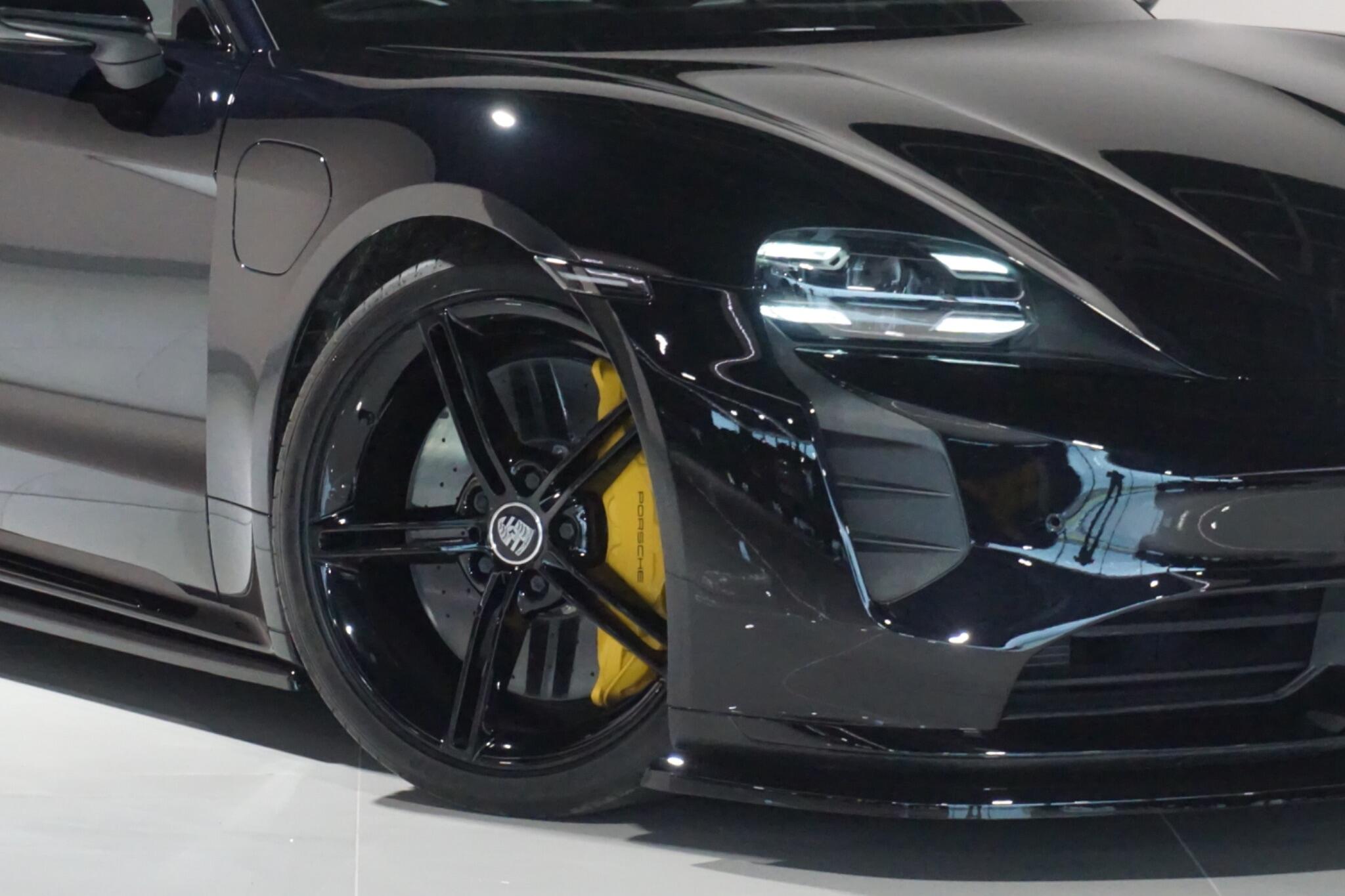 Porsche Taycan Performance Plus 93.4kWh Turbo Saloon 4dr Electric Auto 4WD (680 ps)